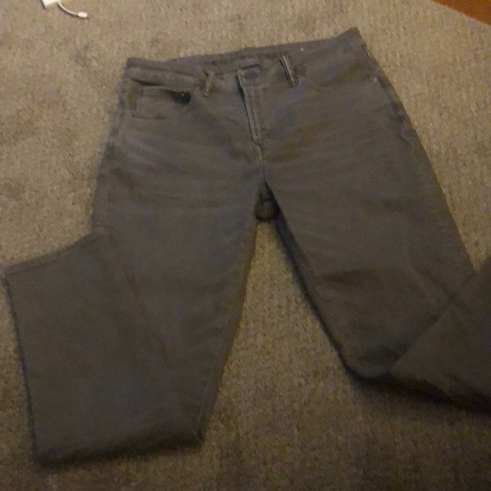 American Eagle Outfitters Gray Straight Jeans Sleek and Versatile